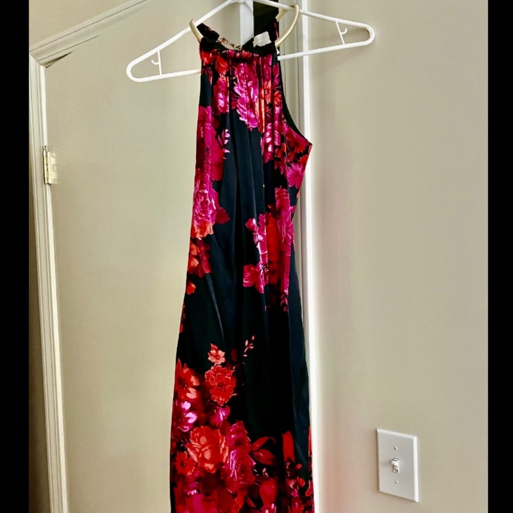 Floral Dress, Necklace Collar